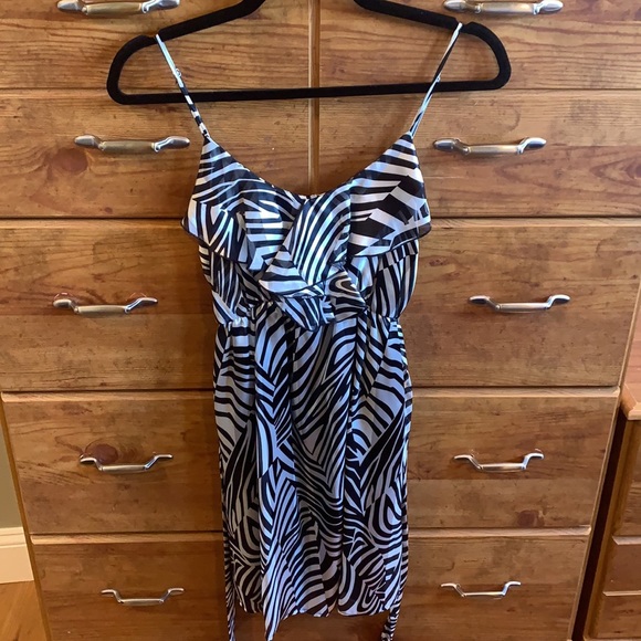 Women’s black and white size Lette dress - Picture 4 of 8